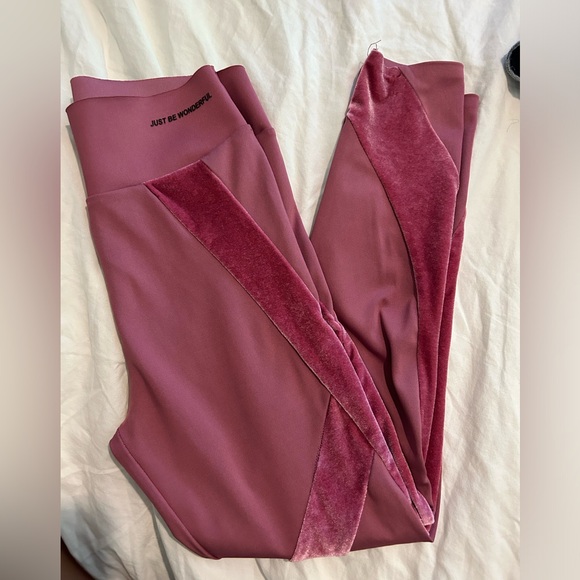 Zara girls leggings size 8-9 LIKE NEW - Picture 1 of 4